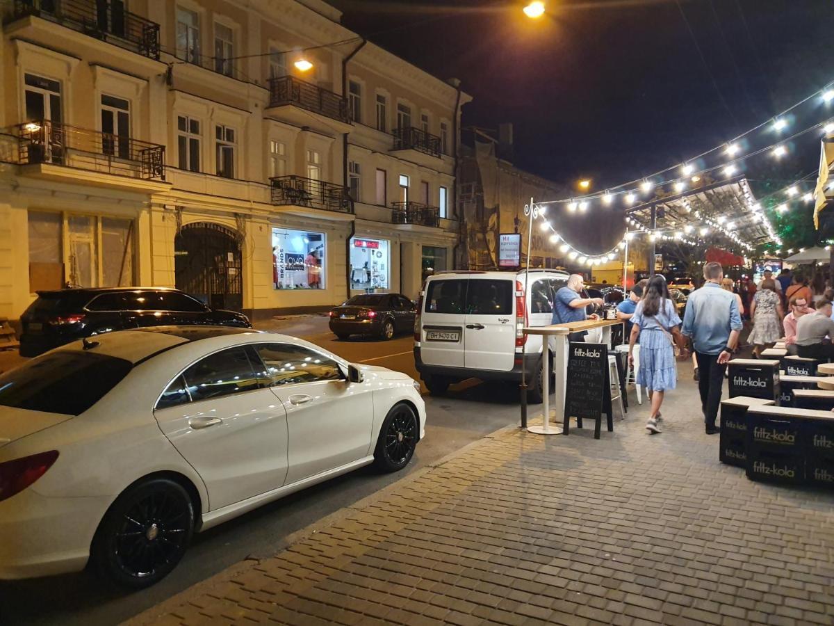 Central Apartments Odesa Exterior photo